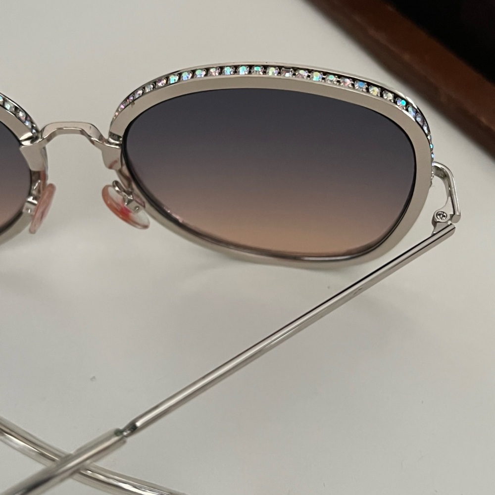 Betsy Johnson Sunglasses - Picture 4 of 8